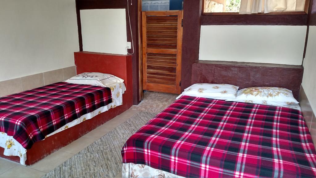 Zapote Tree Inn Flores Ngoại thất bức ảnh