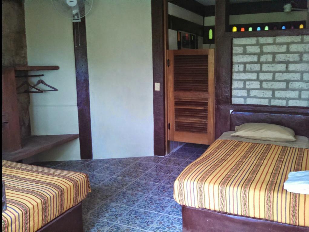 Zapote Tree Inn Flores Ngoại thất bức ảnh