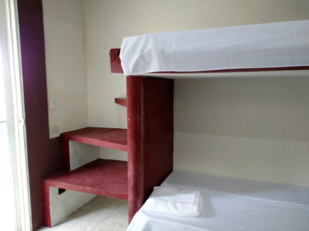 Zapote Tree Inn Flores Ngoại thất bức ảnh